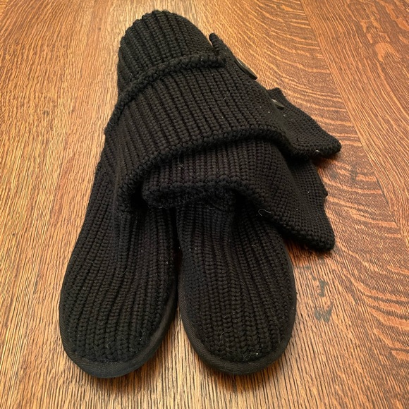 Knit UGG Classic Cardy Boots in black - Picture 2 of 5
